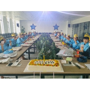 世界杯投注电子举办6月员工生日会：盛夏同欢，共庆生辰